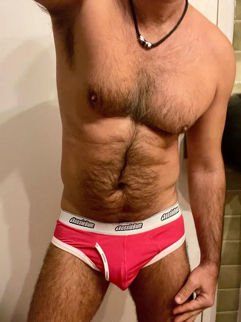 Exhiboy75