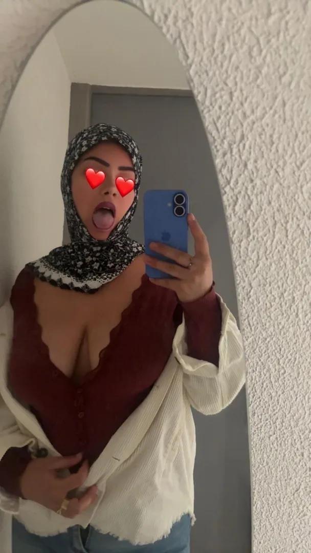 Hijabnaughty