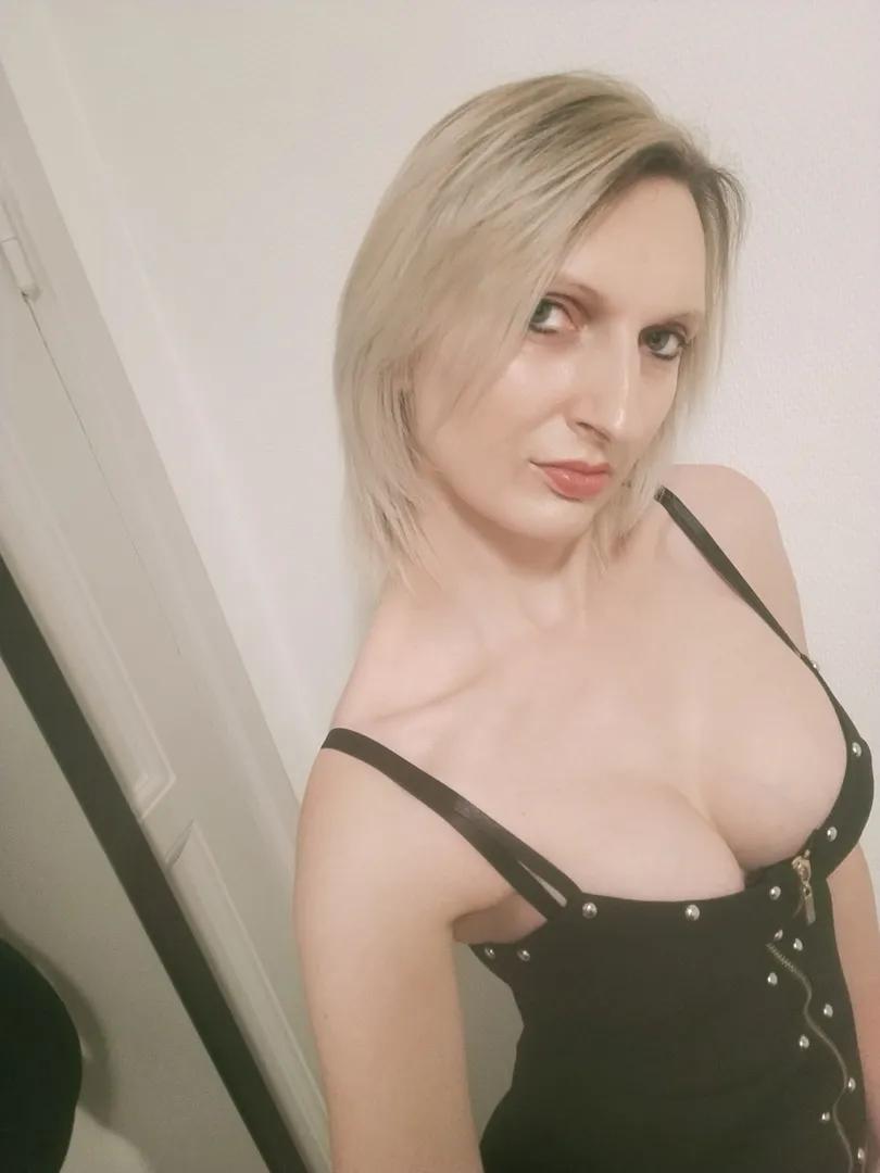 Lilith_business