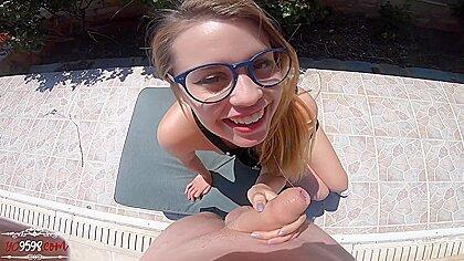 Sexe extrêmement chaud à la piscine !
